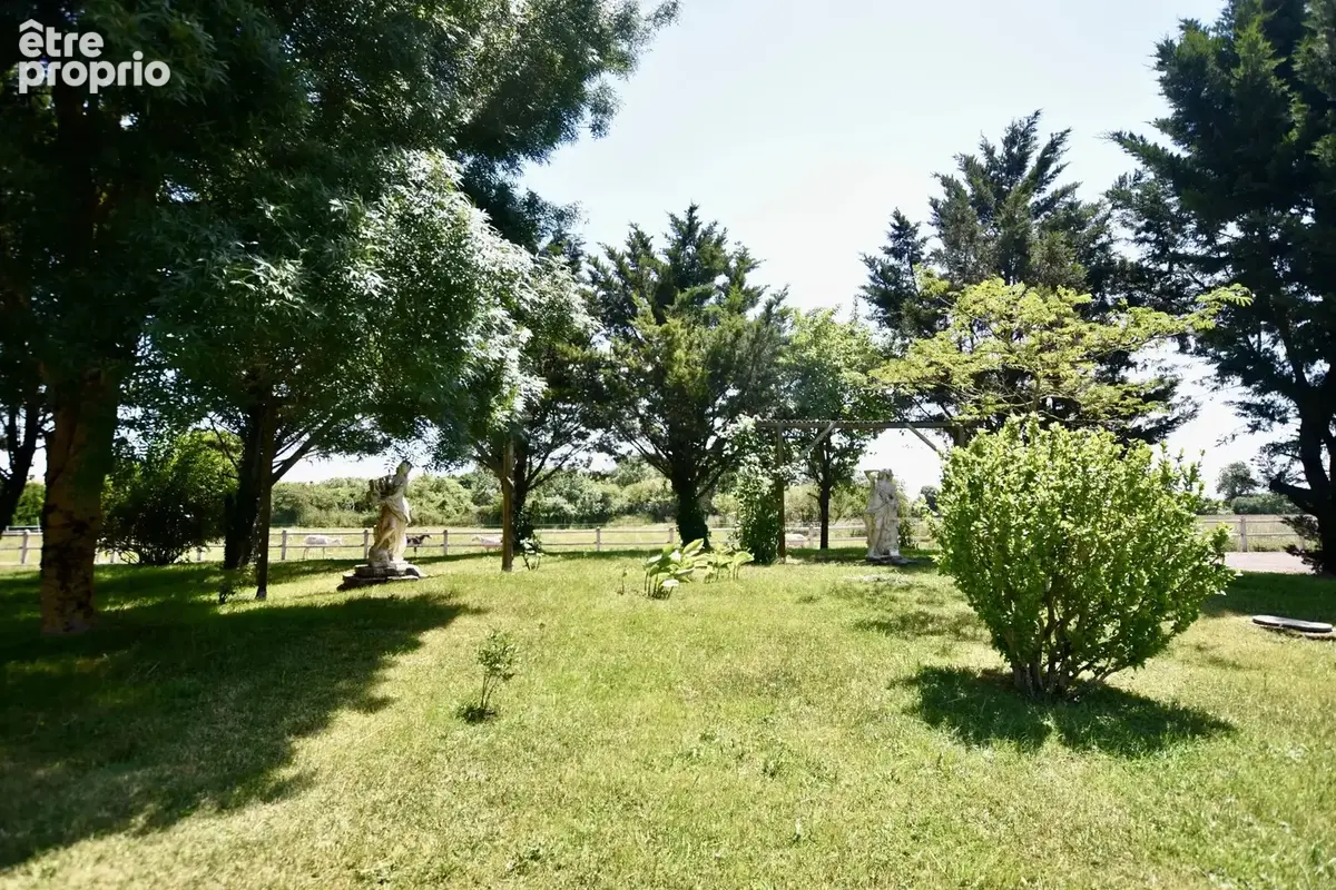 Magifique Longère avec piscine intérieure, 2 maison d'amis et 7 ha de terrain. - photo 16