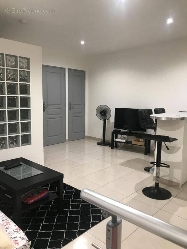 Appartement à LA ROQUEBRUSSANNE