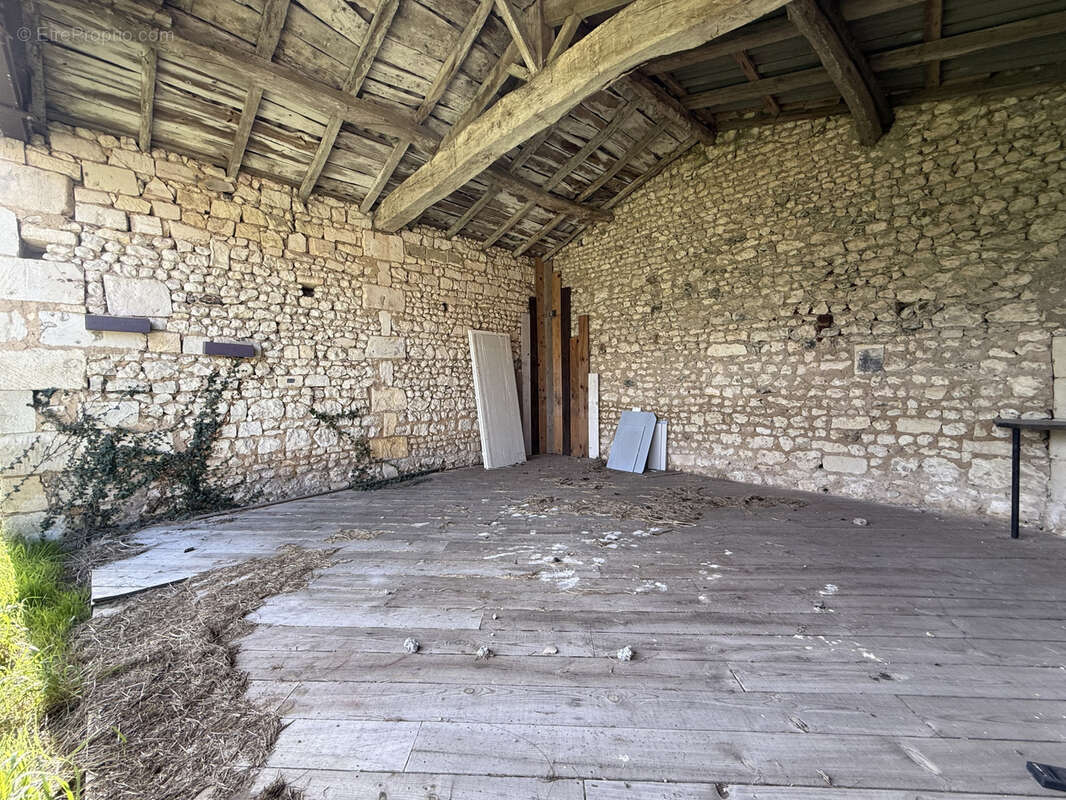 Maison à CHENAC-SAINT-SEURIN-D'UZET