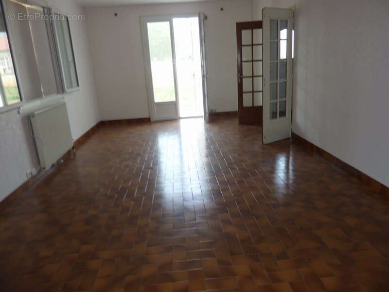 Maison à SAULGE