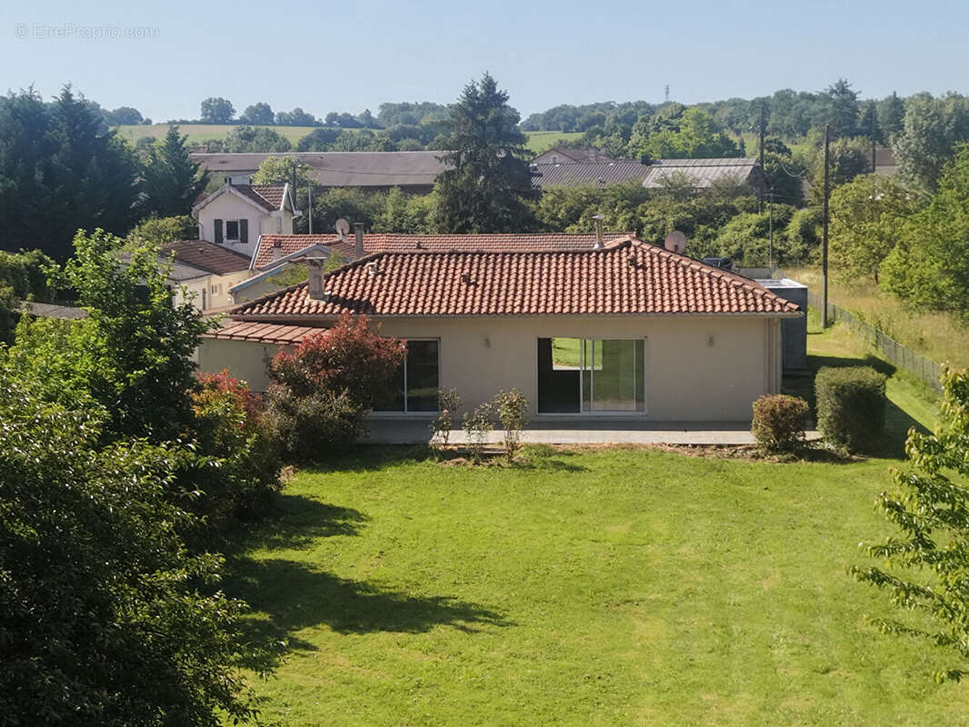 Maison à TOUVRE