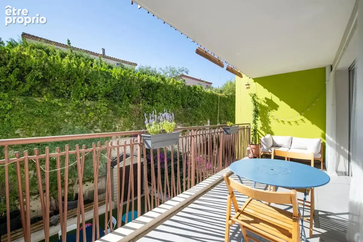 Appartement à MARSEILLE-4E