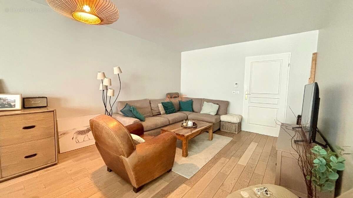 Appartement à LOUVRES