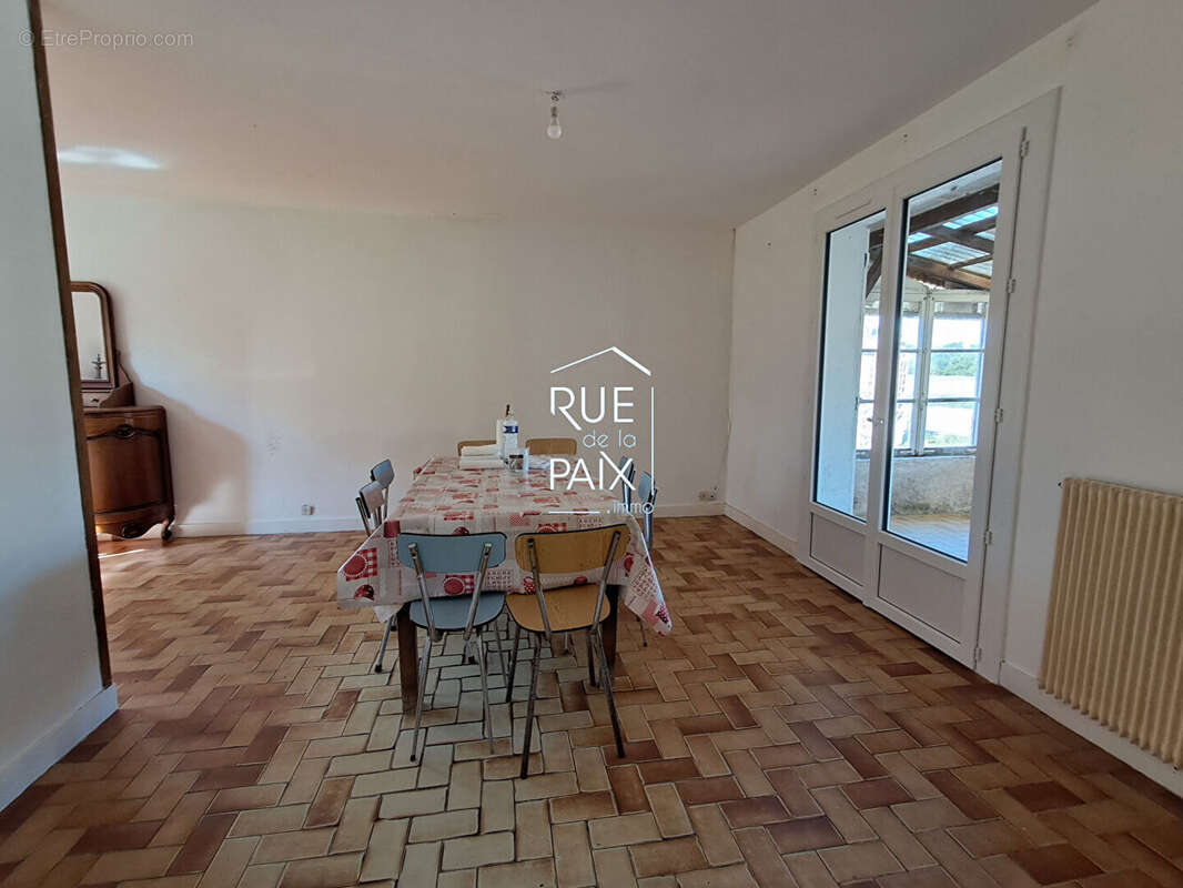 Maison de plain pied 4 chambres Serigny + Jardin de plus de 1600 m² - photo 4