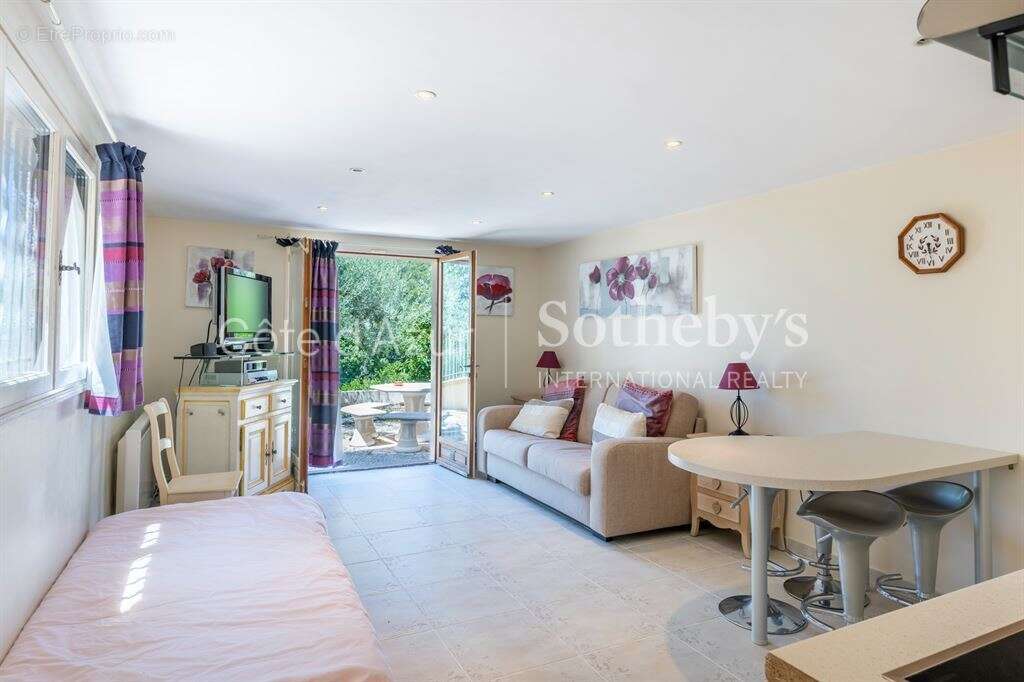 Villa avec piscine et vue panoramique à vendre à Cabris, proche Grasse et Cannes - photo 20
