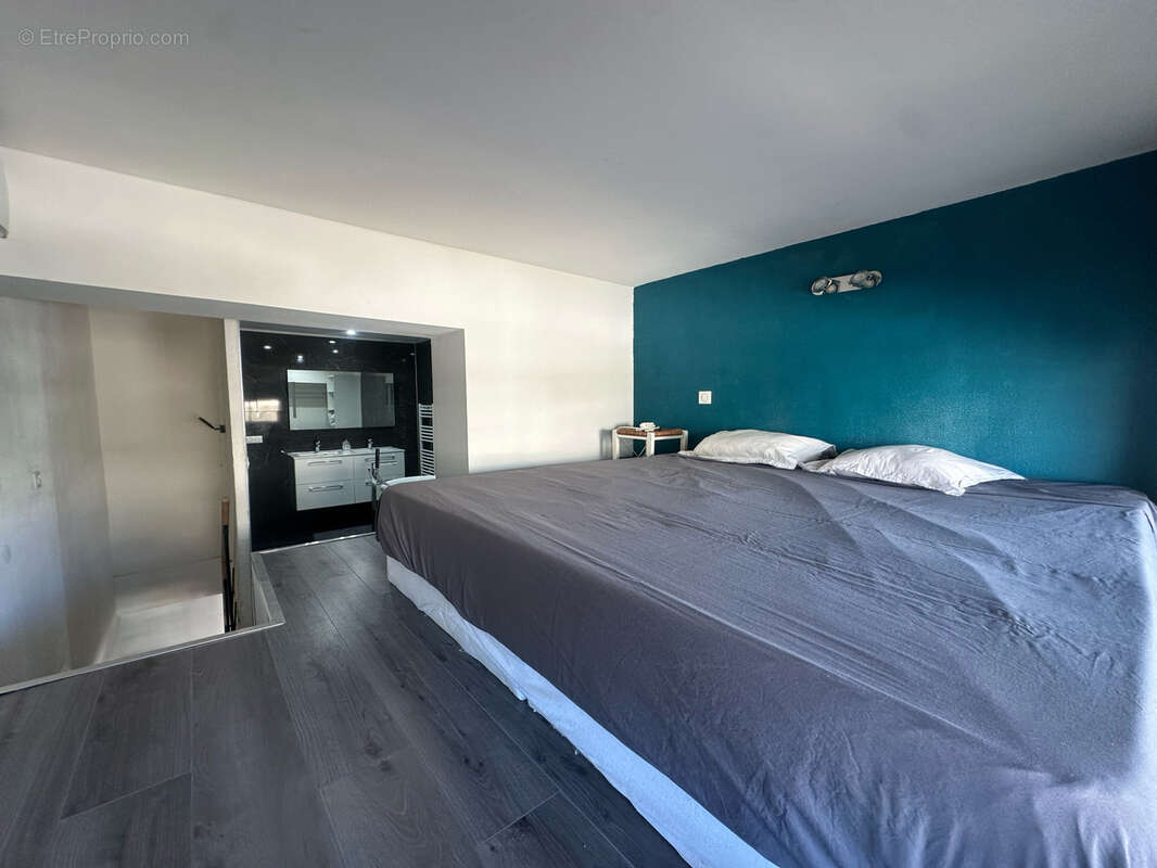 Appartement à MAUGUIO