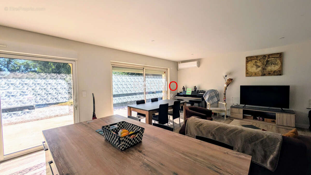 Maison à VILLENEUVE-DE-LA-RAHO