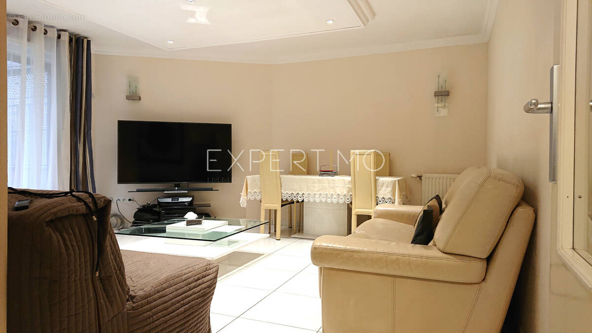 Appartement à GENNEVILLIERS
