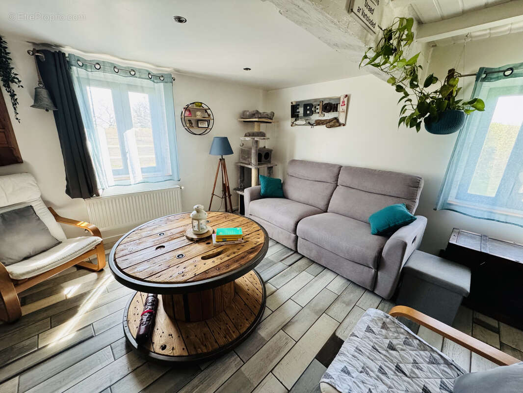 Maison à SENS-SUR-SEILLE