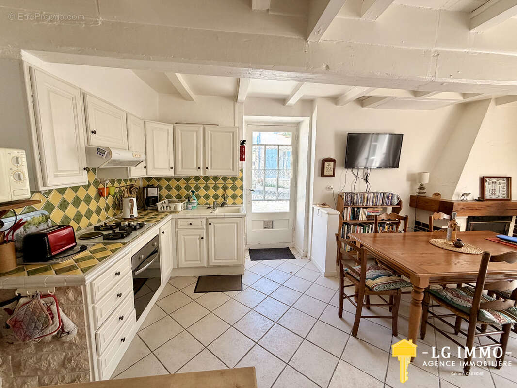 Maison à MORTAGNE-SUR-GIRONDE