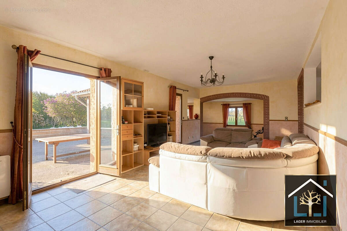 Maison  Faramans avec magnifique terrain et plan d'eau - photo 16