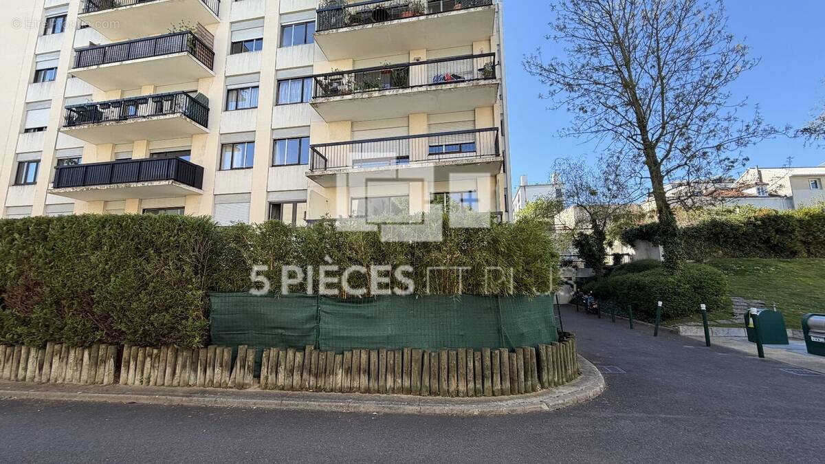 Appartement à SURESNES