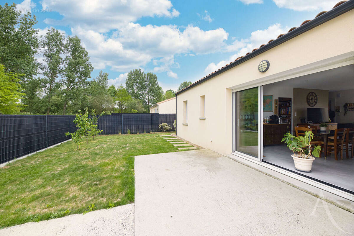 Maison à LEGE