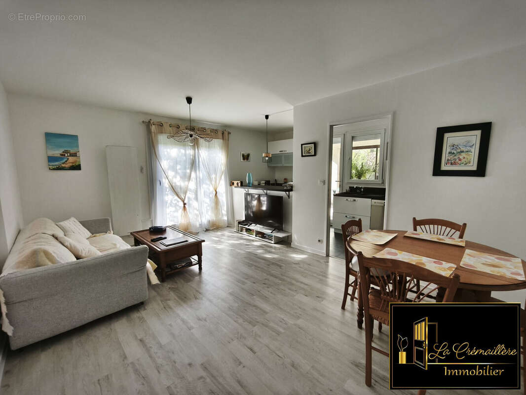 sejour /salle a manger  - Appartement à DOURDAN