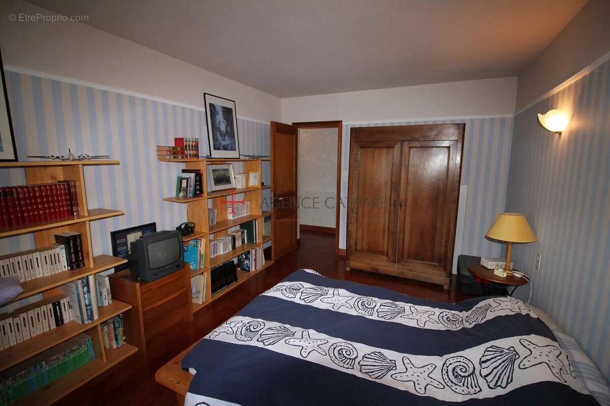 Grande propriete  avec piscine interieure et parc a l'escure - photo 9