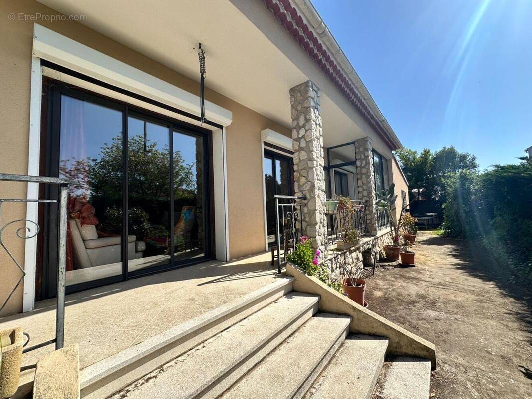 Photo 1 - Maison à SIX-FOURS-LES-PLAGES