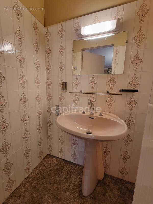( 85 ) Vendée entre NOIRMOUTIER , PORNIC et CHALLANS à vendre centre ville  BEAUVOIR SUR MER maison 7 pièces , 181 m² ,4 chambre - photo 22