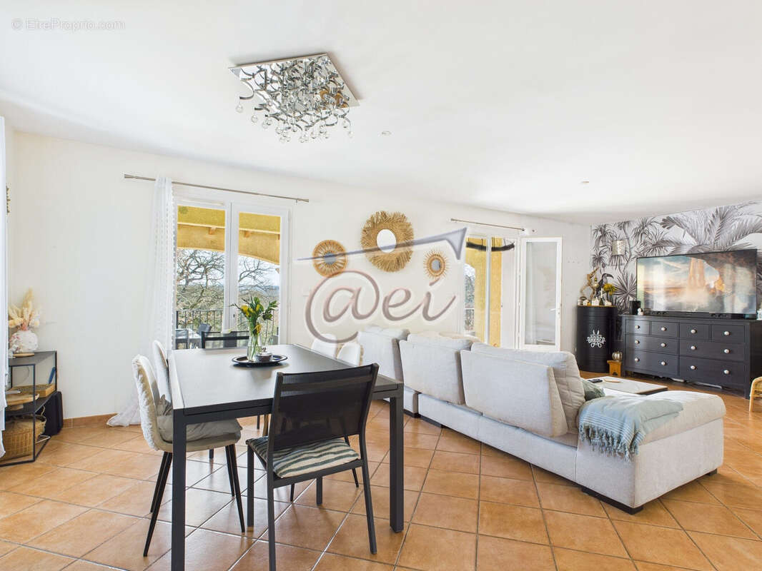 Maison à GINASSERVIS