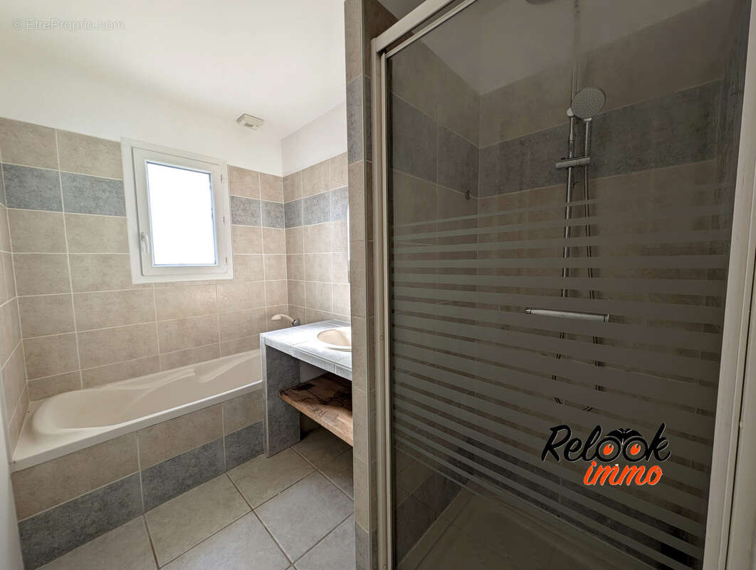 Maison de plain-pied 97m2 + garage -Salles - photo 5