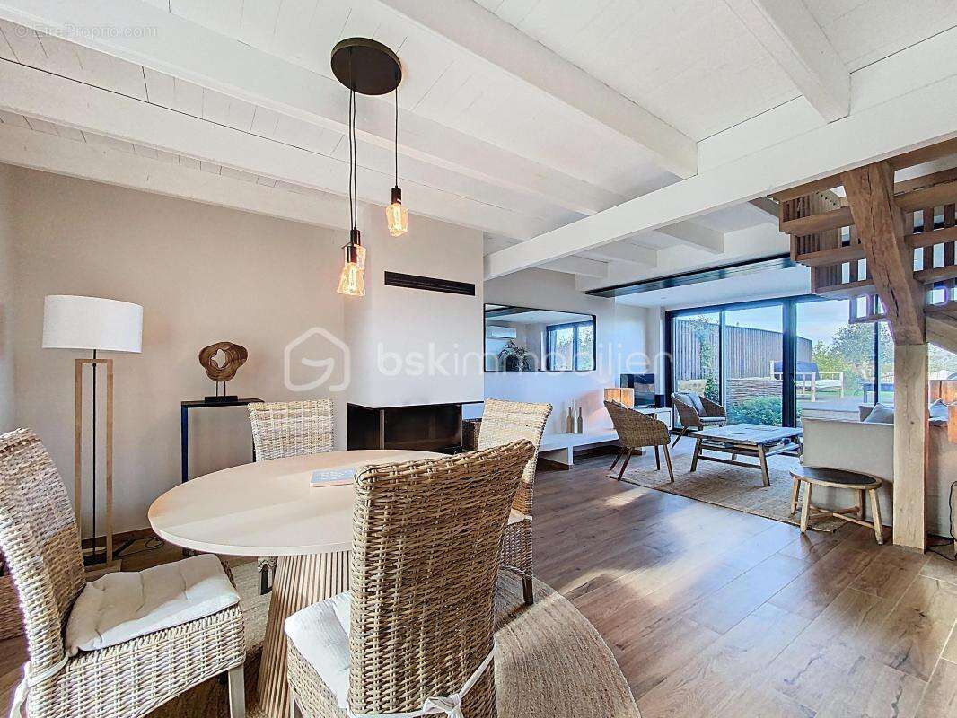 Maison à SAINT-JACUT-DE-LA-MER