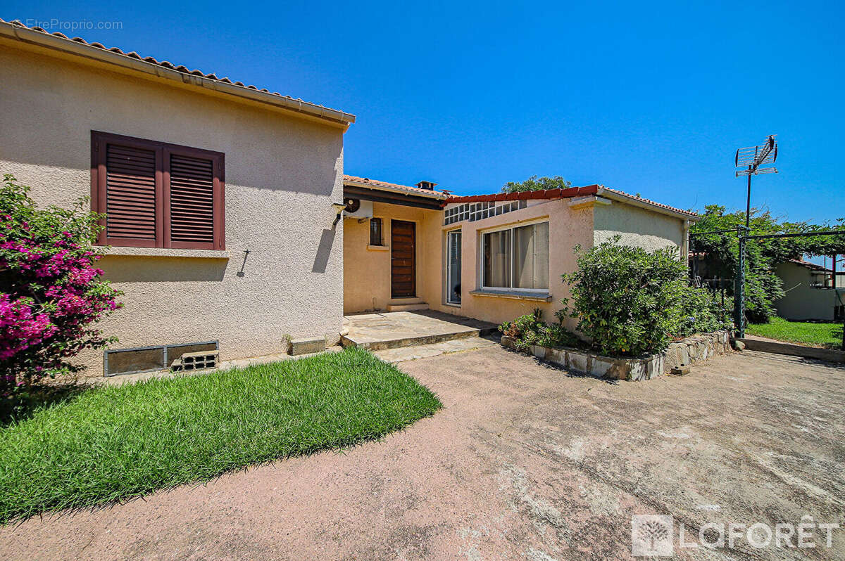 Maison de plain-pied Borgo 4 pièce(s) 93 m2 - photo 6