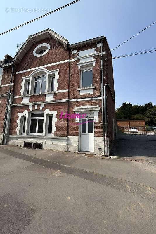 Maison à GOUZEAUCOURT