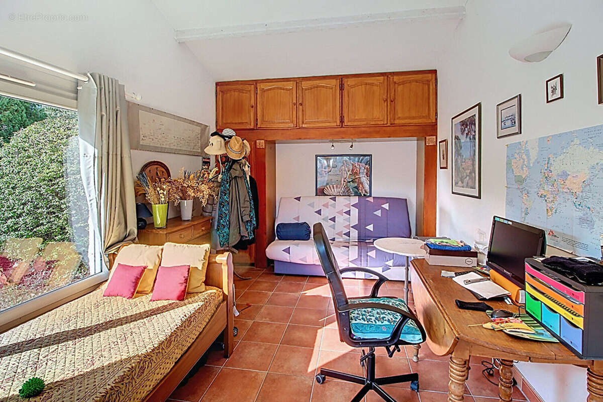 À VENDRE EN EXLUSIVITE!! Propriété  à TOURTOUR de 130m² + dépendance de 20m² + agrandissement possible + piscine le tout sur un  - photo 10