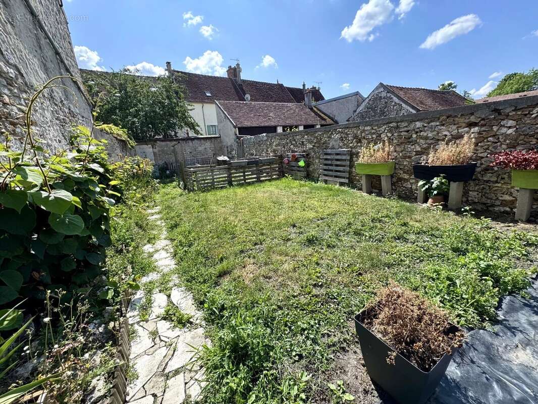 Maison à COULOMMIERS