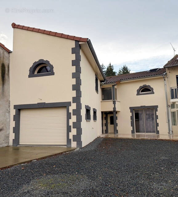 Maison à COMBRONDE