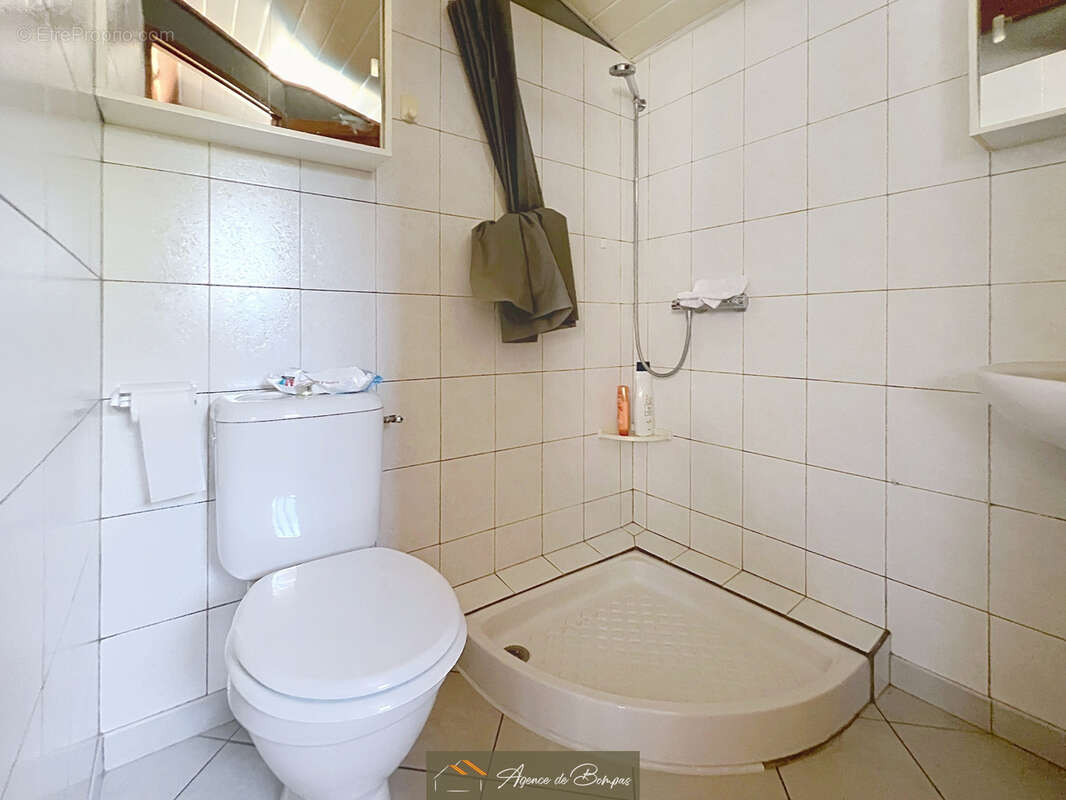 - villa 4 faces 148 m2 hbts  sur 1000 m2 de terrain -t2 independants 21 m2 - 2 garages 36 et 26 m2 - photo 21
