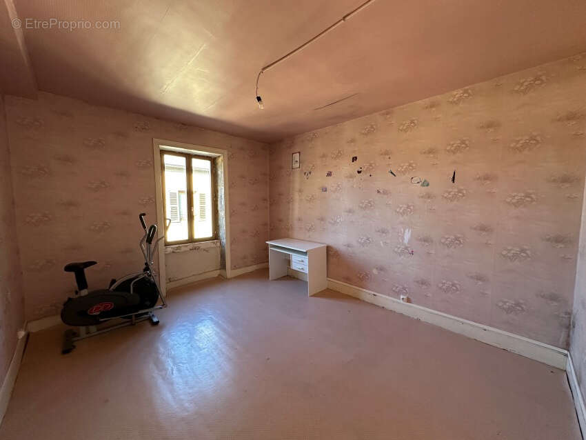 Maison à SAINT-GERVAIS-D&#039;AUVERGNE