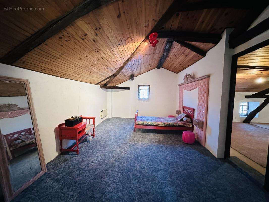 Maison à PRAT-BONREPAUX