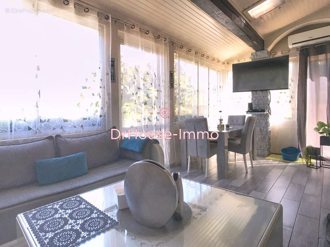 Maison à SAINT-VICTORET