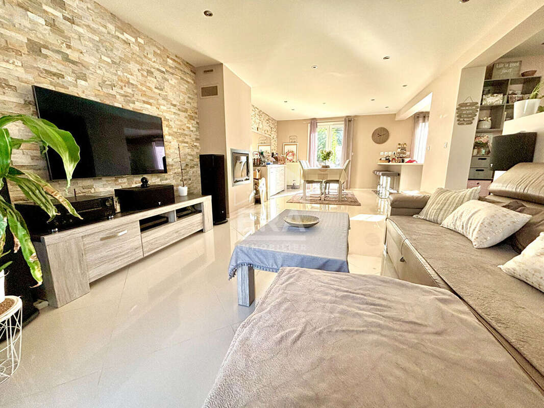 Maison à PONTAULT-COMBAULT