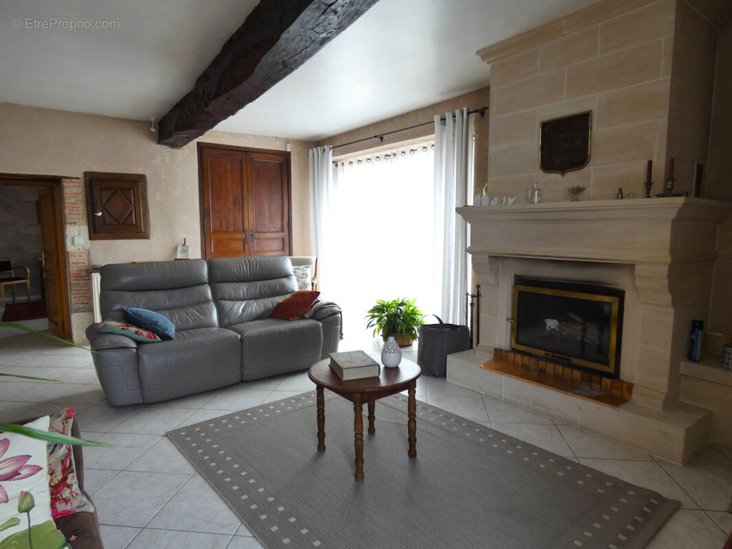 Maison à SAINT-LEON-SUR-L'ISLE