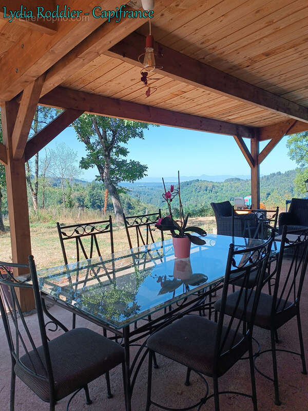 Maison 177 m2 - 6 pièces - 3 Chambres avec vue exceptionnelle à Saint Victor Montvianeix (63550) - photo 25