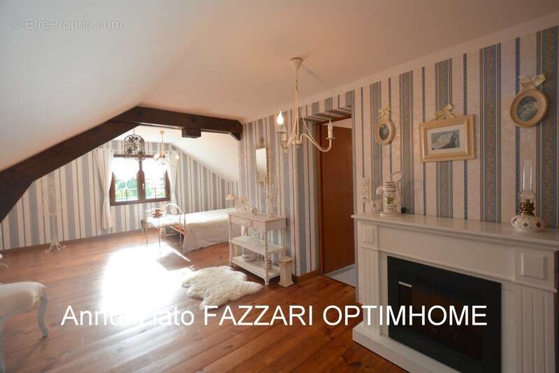 À vendre en exclusivité à Stenay, vaste maison familiale de plain-pied – 175 m² habitables – 5 chambres – terrain 1 528 m² - photo 12