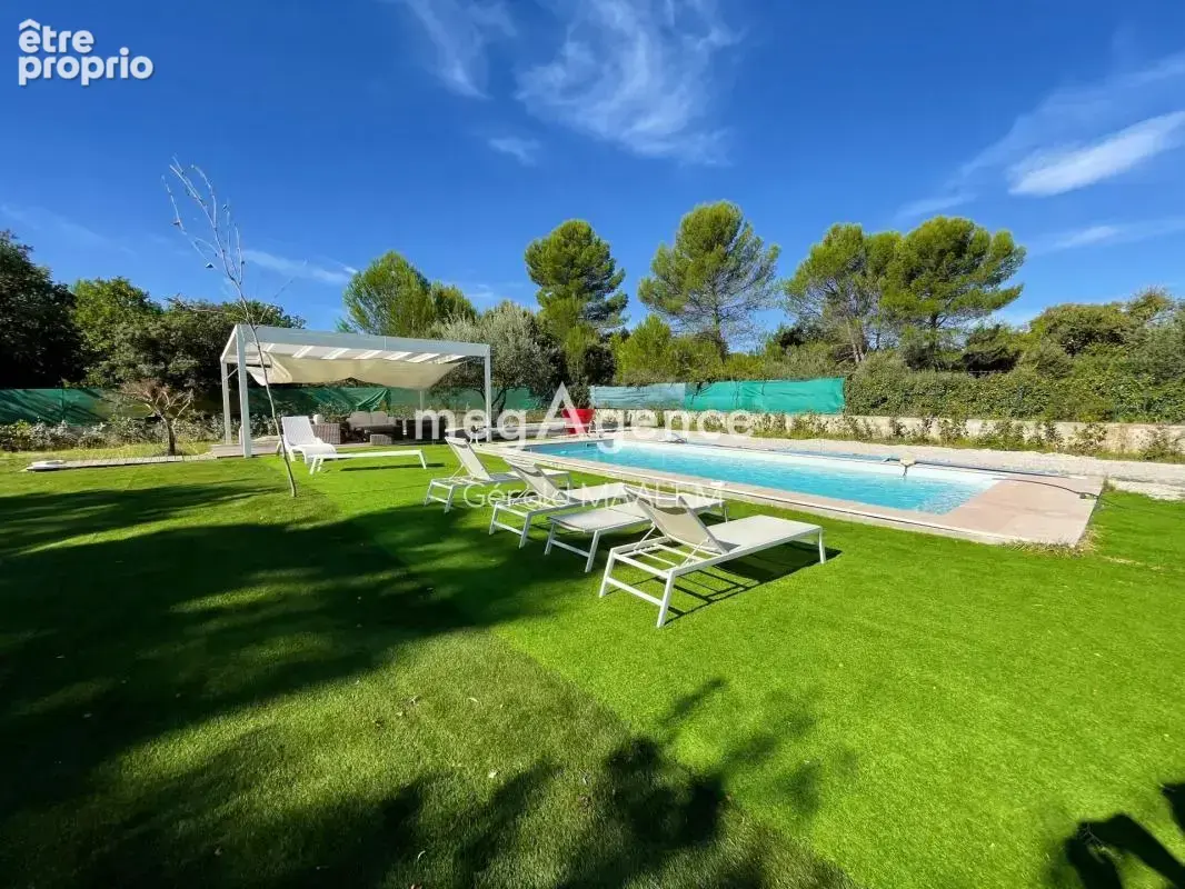 Maison de 350m² avec piscine à Régusse - photo 2