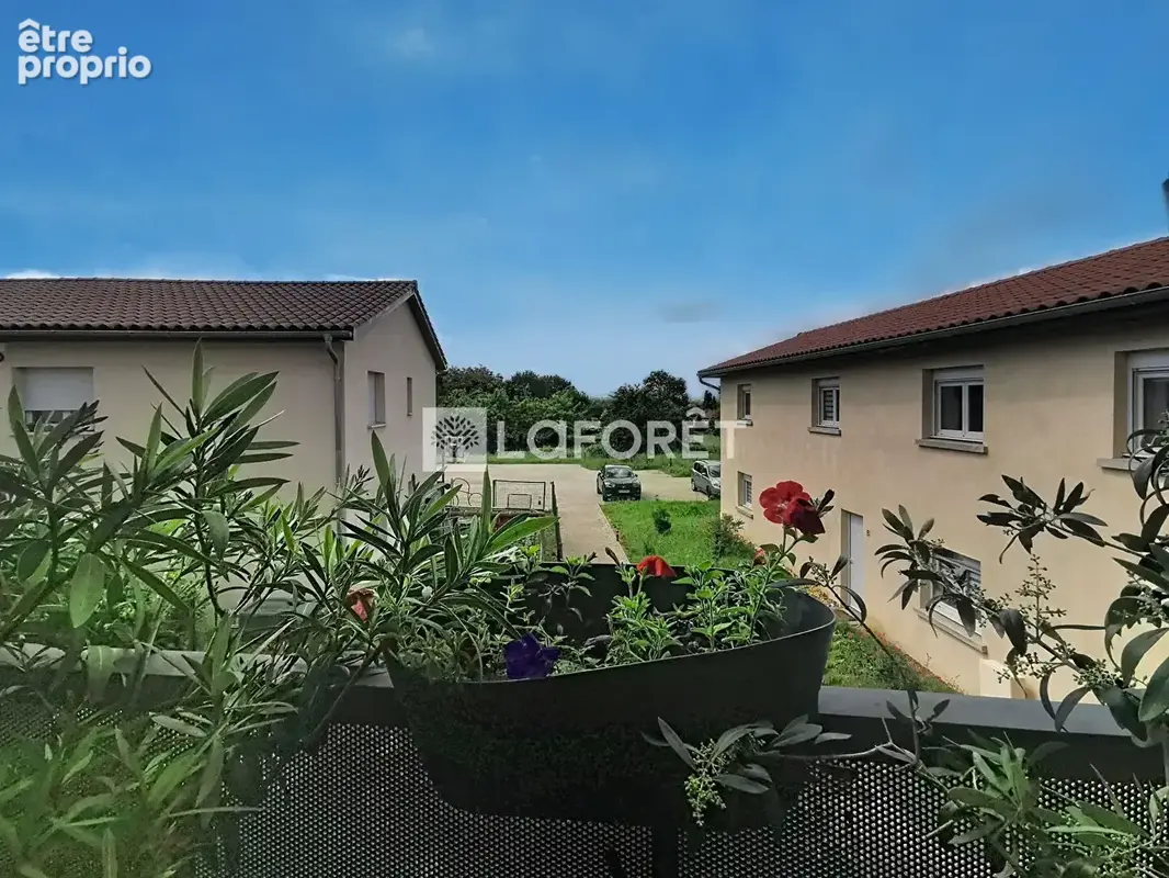 Appartement à REYRIEUX