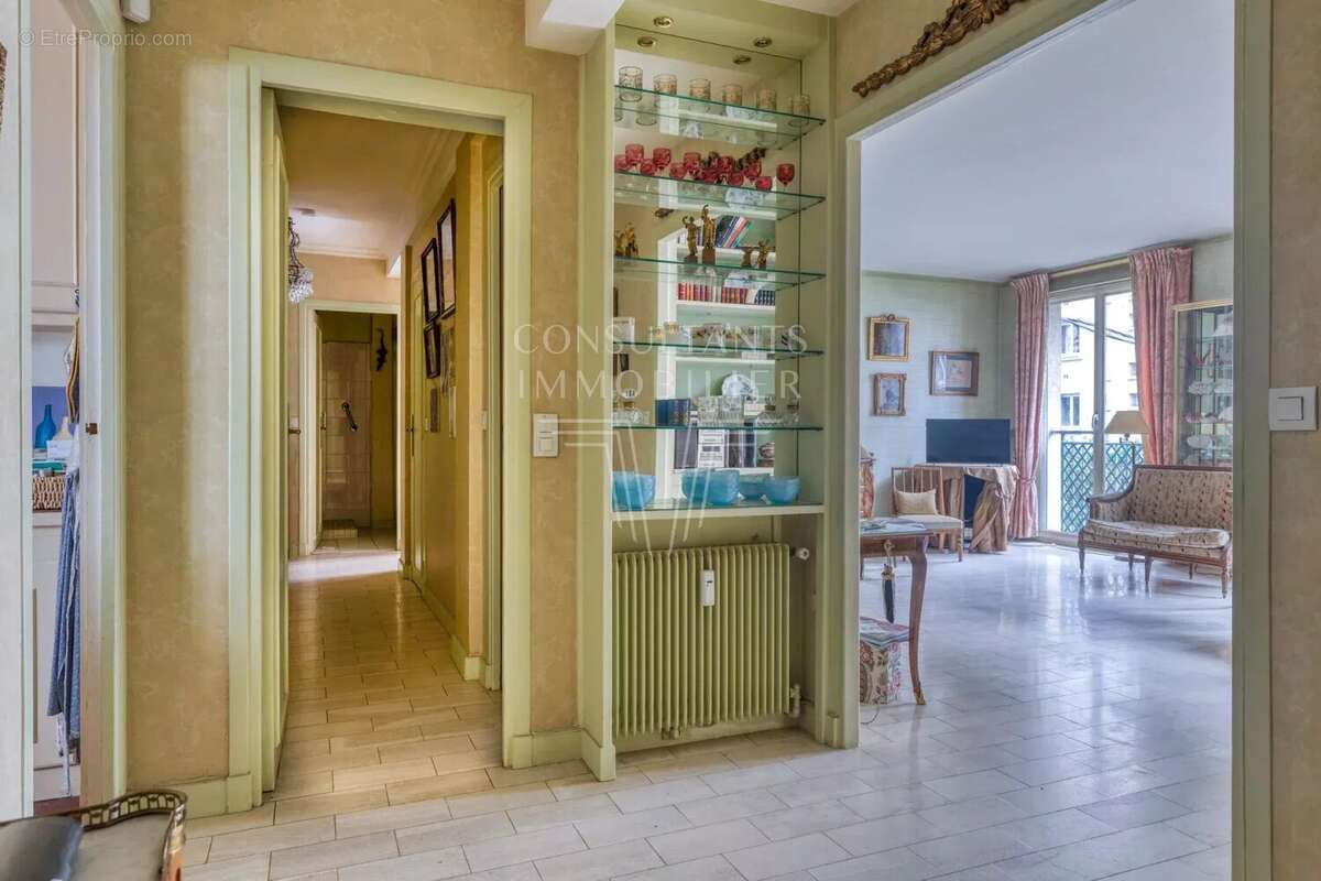 Appartement à NEUILLY-SUR-SEINE
