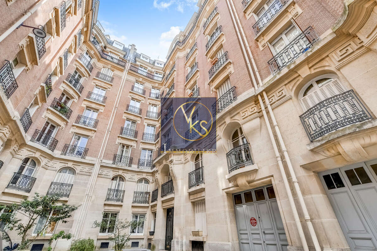 Appartement à PARIS-15E