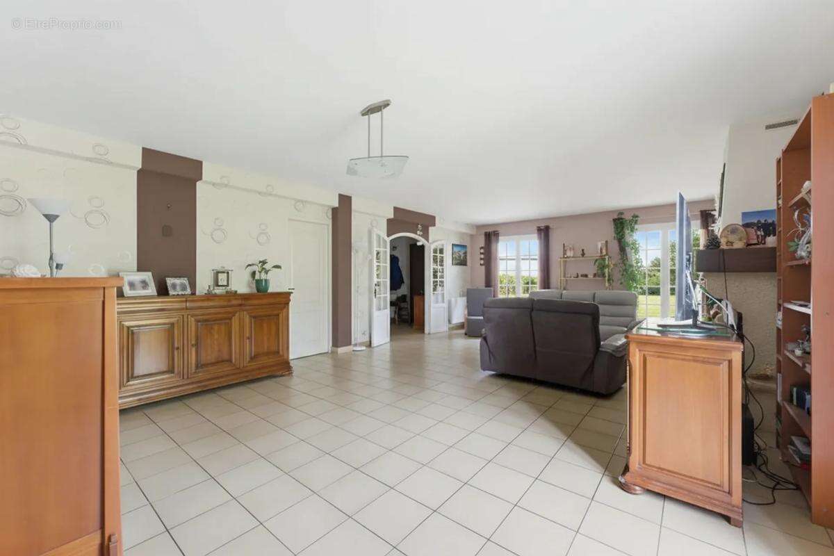 Maison familiale 7 pièces à Sadirac avec piscine - photo 8