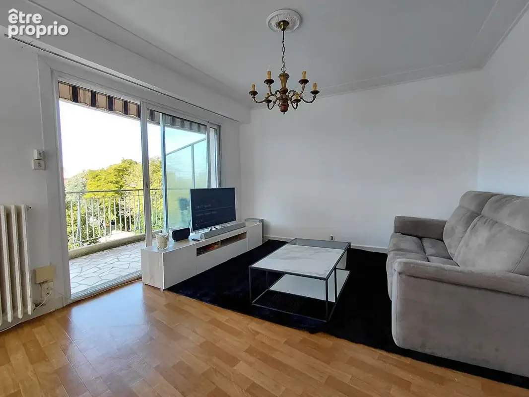 Appartement 52 m² en hyper centre ville de challans ! - photo 2