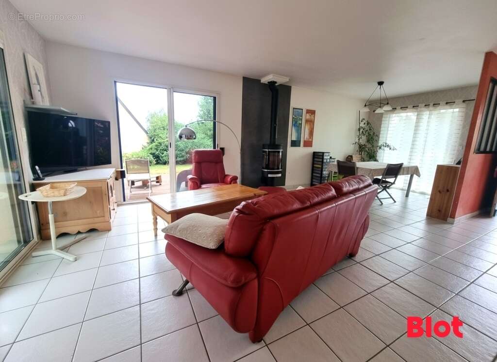 Maison 125 m² à Montreuil-Le-Gast  - photo 3