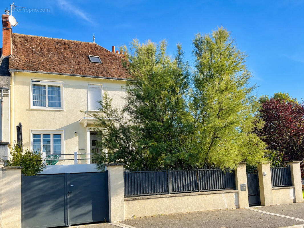 Maison à BLERE