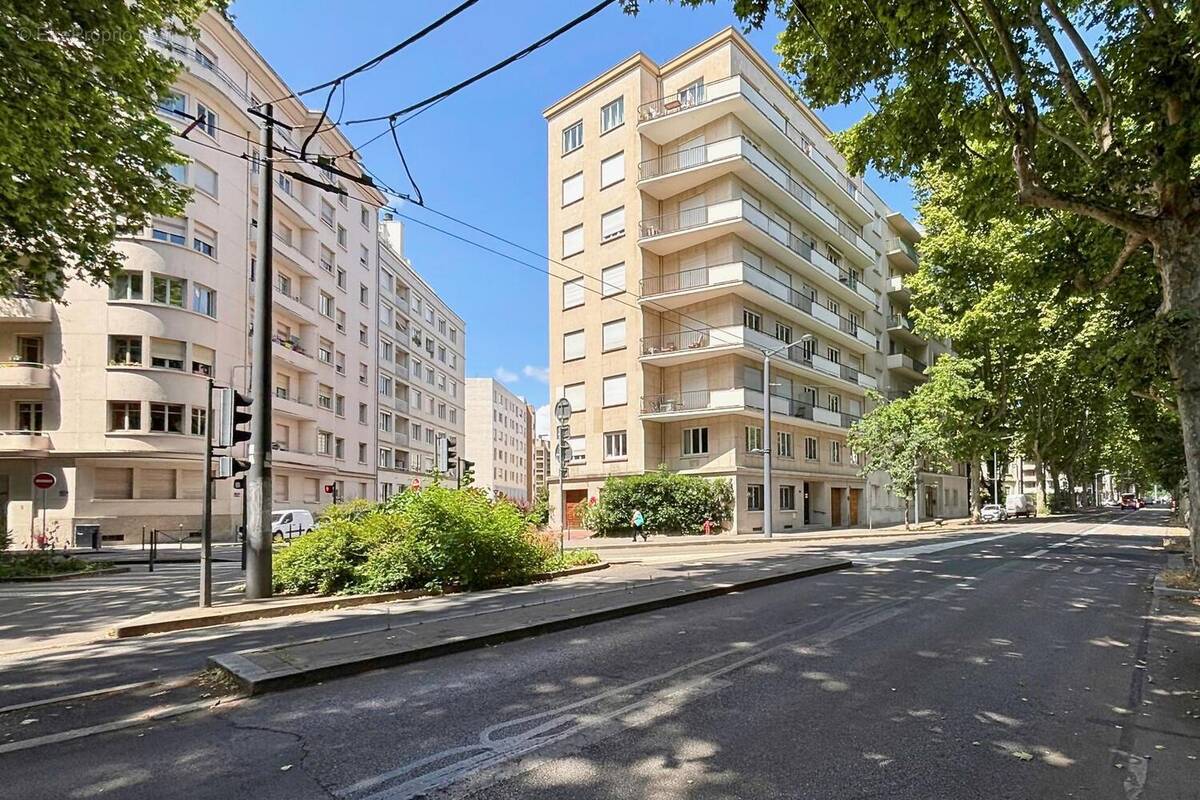 Photo 1 - Appartement à LYON-6E