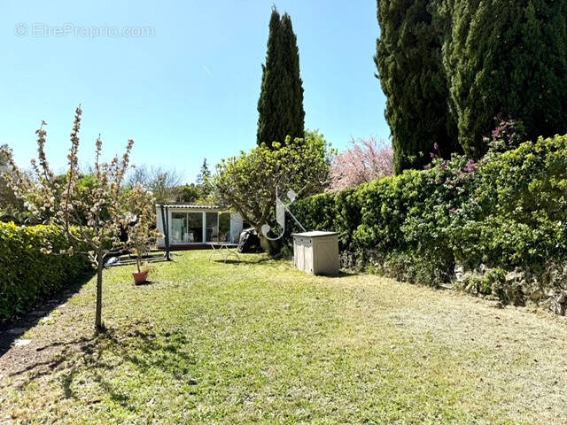 Appartement à GREASQUE