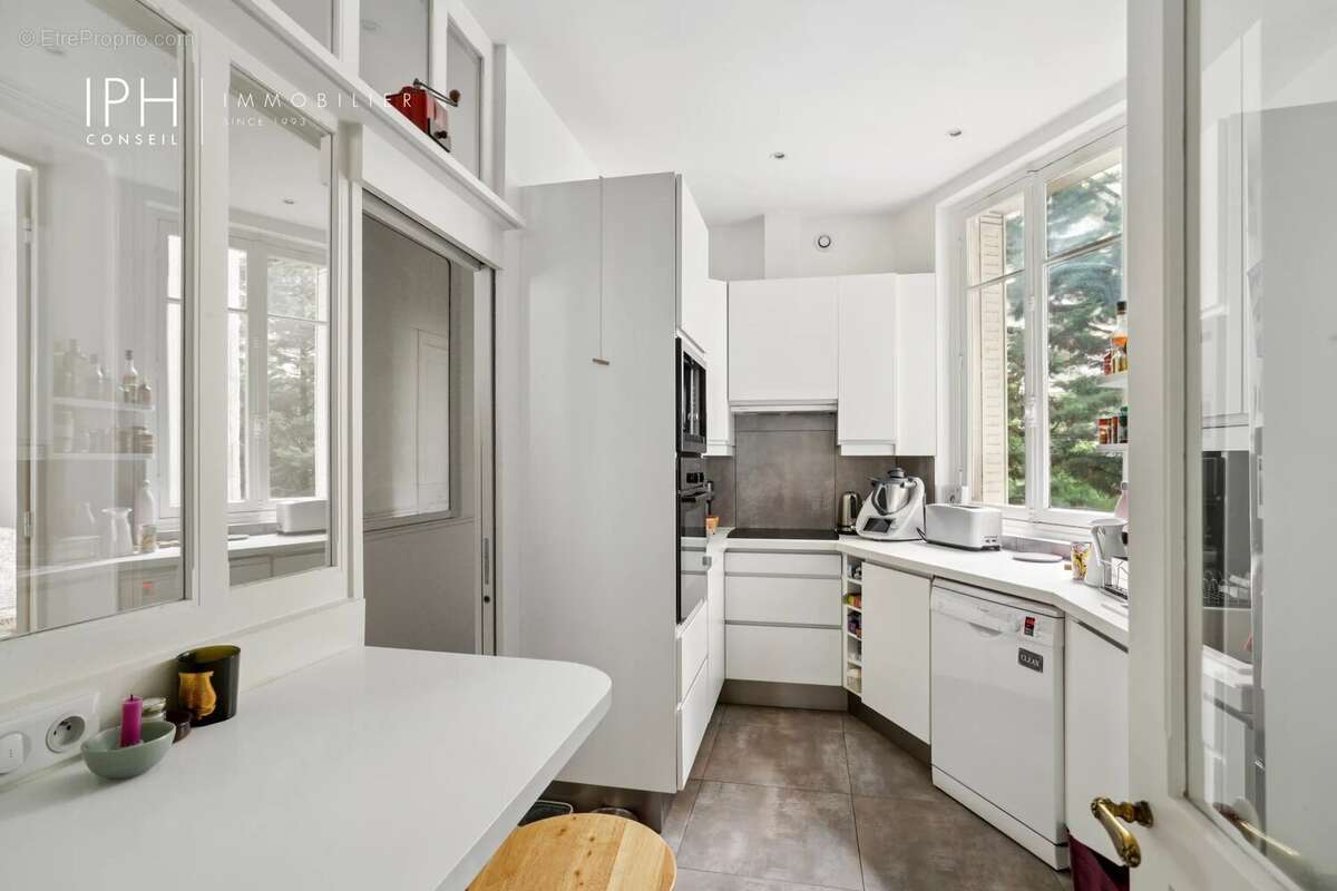 Appartement à NEUILLY-SUR-SEINE