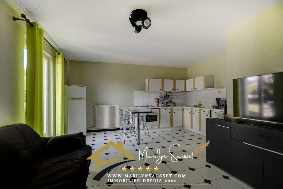 Maison à NEUVILLE-SUR-SAONE