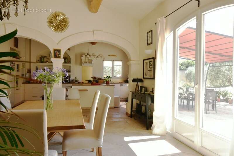 Maison à vendre 5 pièces FONTVIEILLE (13) - photo 17